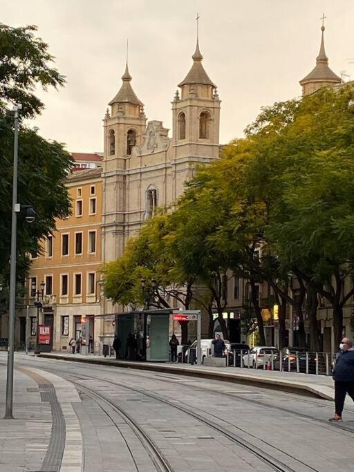 Acogedor Apartamento Con Acabados Primera Calidad 萨拉戈萨 外观 照片