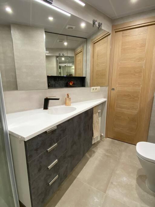 Acogedor Apartamento Con Acabados Primera Calidad 萨拉戈萨 外观 照片